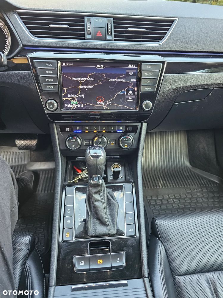 Skoda Superb 2.0 TDI 4x4 L&K DSG - 29