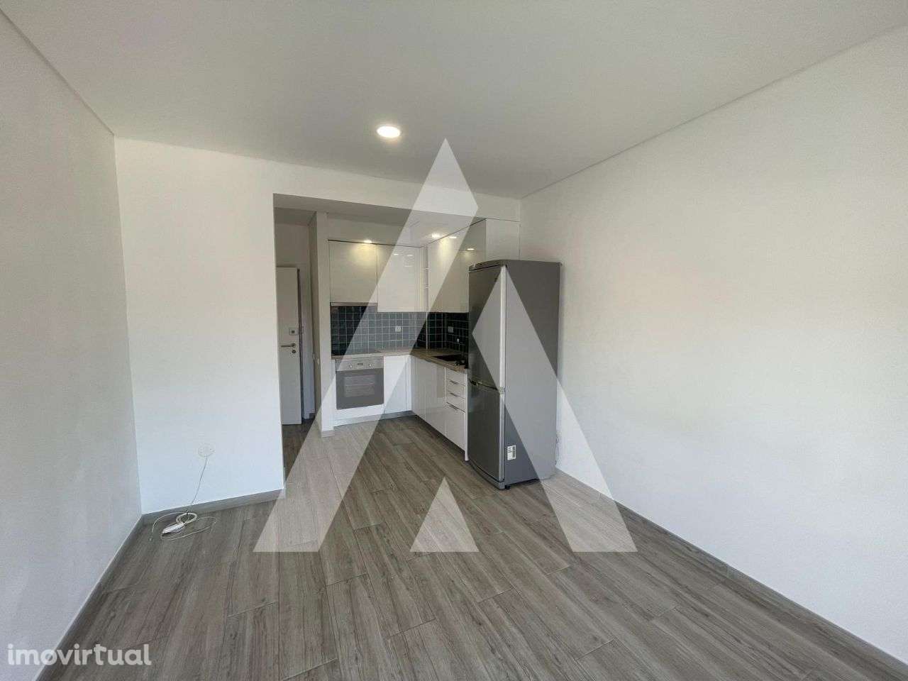 Apartamento T1+1 para arrendar, remodelado, vista para o por do Sol - Grande imagem: 4/12