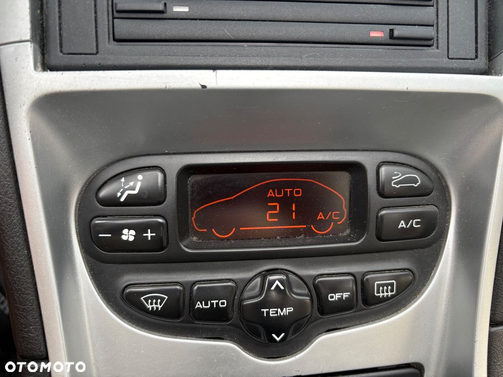 Peugeot 307 CC 1.6 Intense - 9