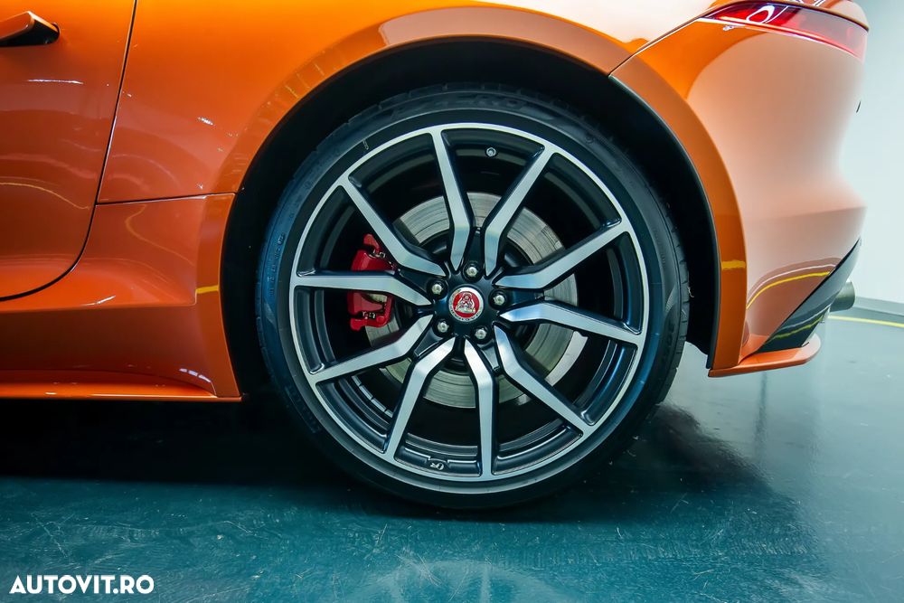 Jaguar F-Type - 12