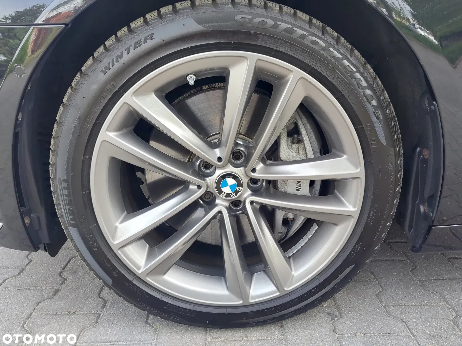 BMW Seria 7 750i xDrive - 34