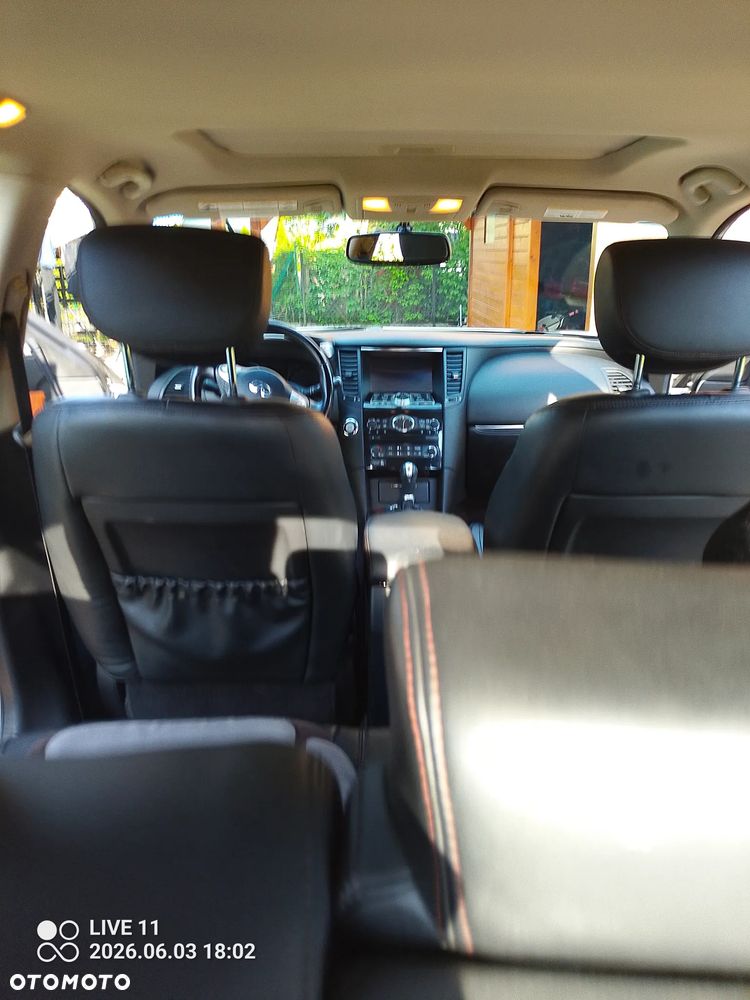 Infiniti QX70 - 21