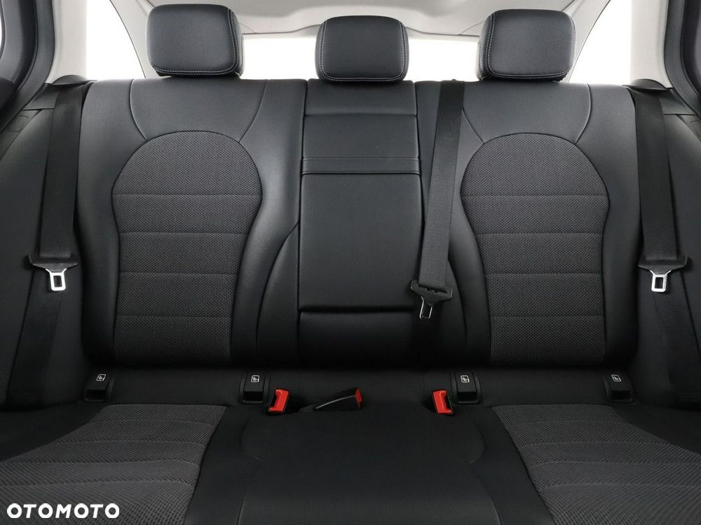 Mercedes-Benz Klasa C 200 d 9G-TRONIC Avantgarde - 19