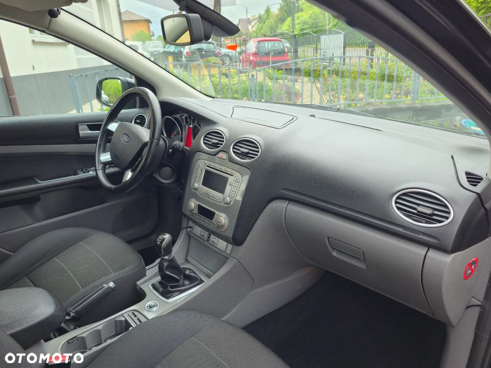 Ford Focus 1.8 Titanium - 24