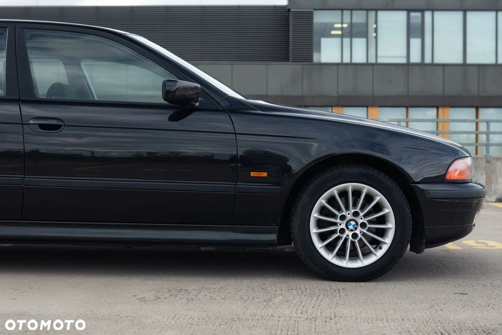 BMW Seria 5 523i - 6