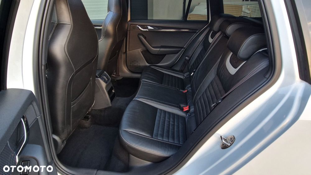 Skoda Octavia 2.0 TDI (Green tec) DSG RS - 27