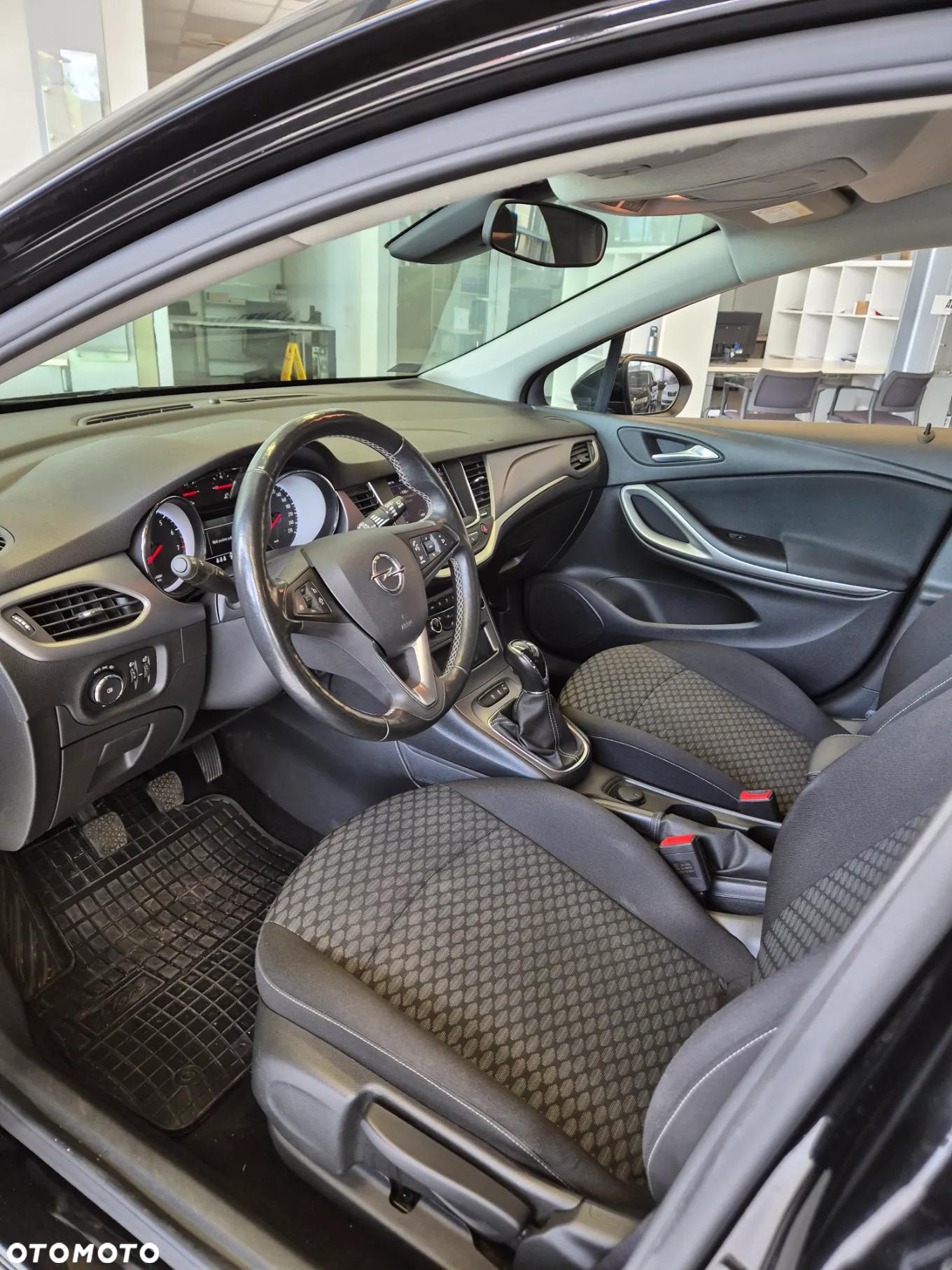 Opel Astra V 1.2 T Elegance S&S - 9