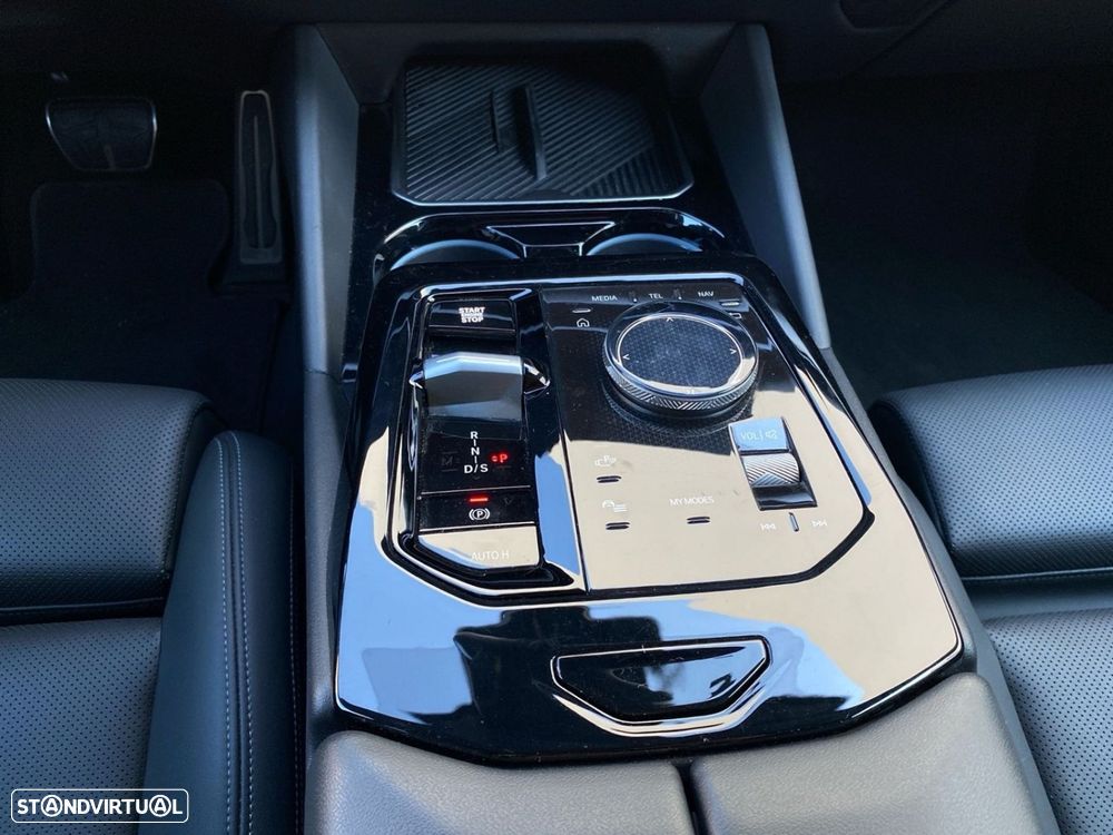 BMW 520 d Pack Desportivo M - 12