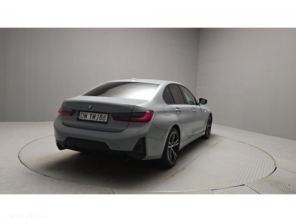 BMW Seria 3 320d xDrive mHEV M Sport - 5