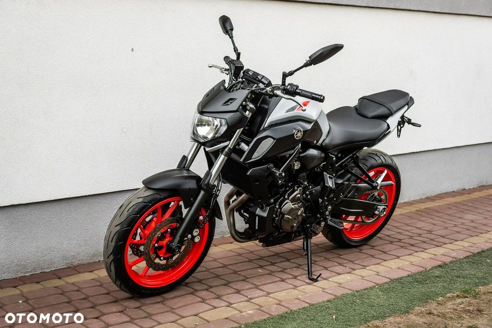 Yamaha MT - 8