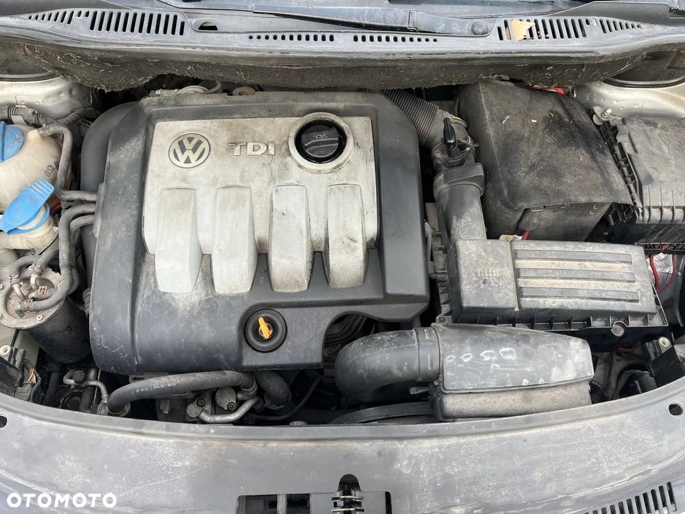 Volkswagen Touran - 11
