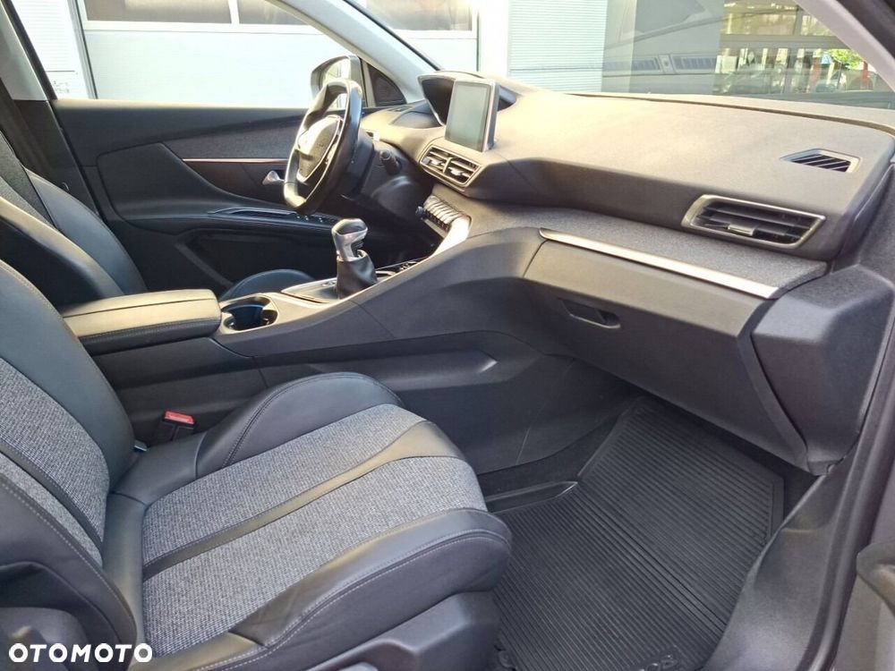 Peugeot 5008 1.5 BlueHDi Allure S&S - 15
