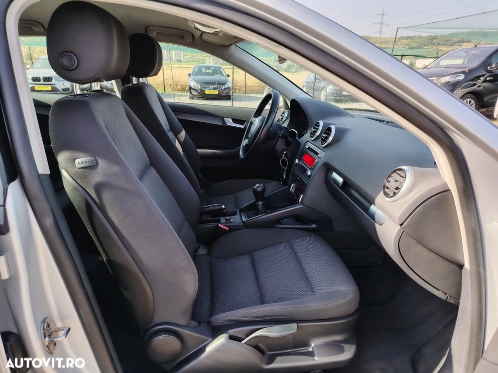 Audi A3 Sportback 1.6 TDI Ambiente - 4