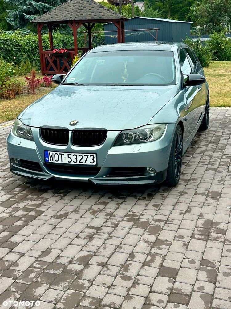 BMW Seria 3 320i - 1