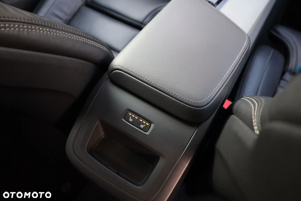Volvo XC 60 B5 B AWD Plus Dark - 31
