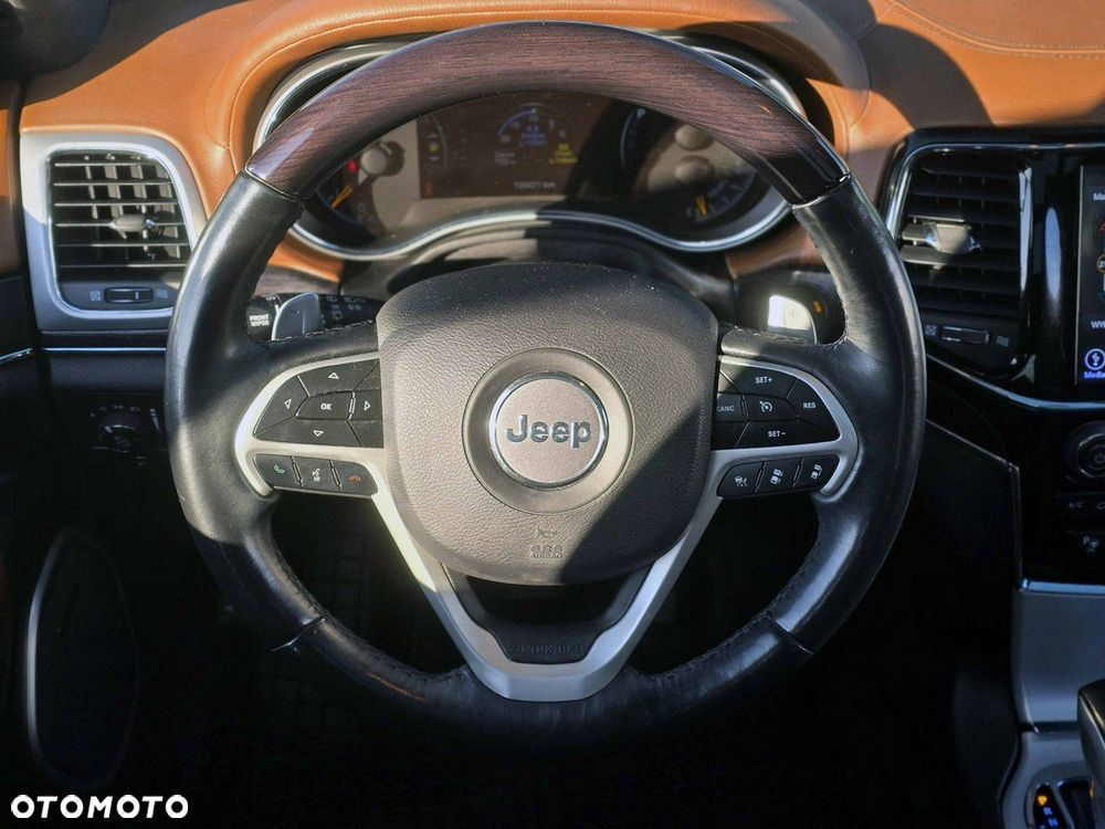 Jeep Grand Cherokee - 28