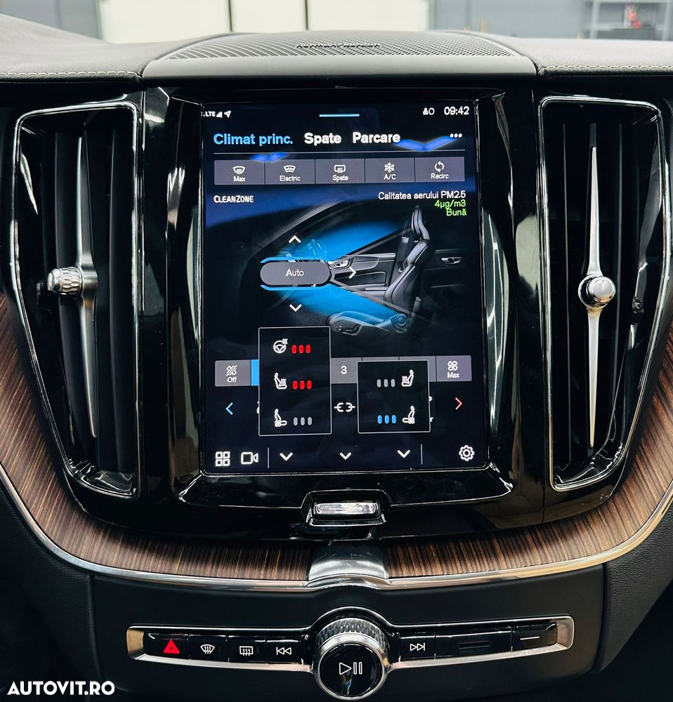 Volvo XC 60 B4 D Plus Bright - 30