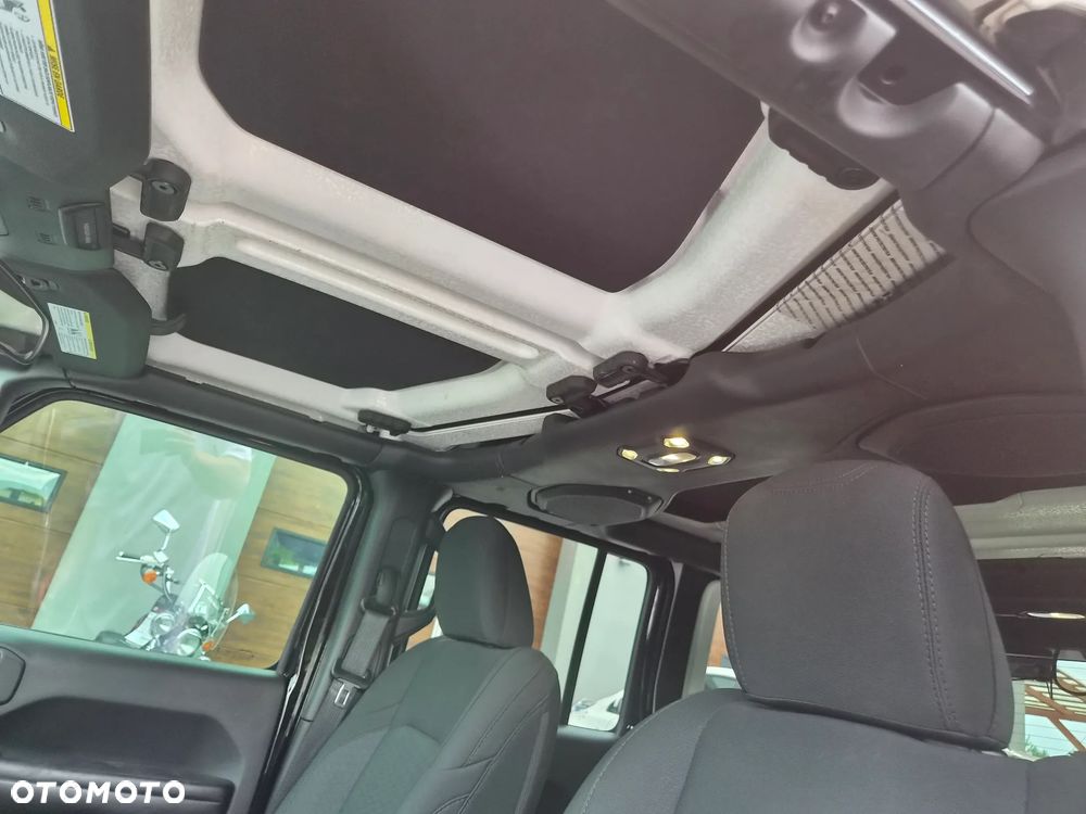Jeep Wrangler - 15