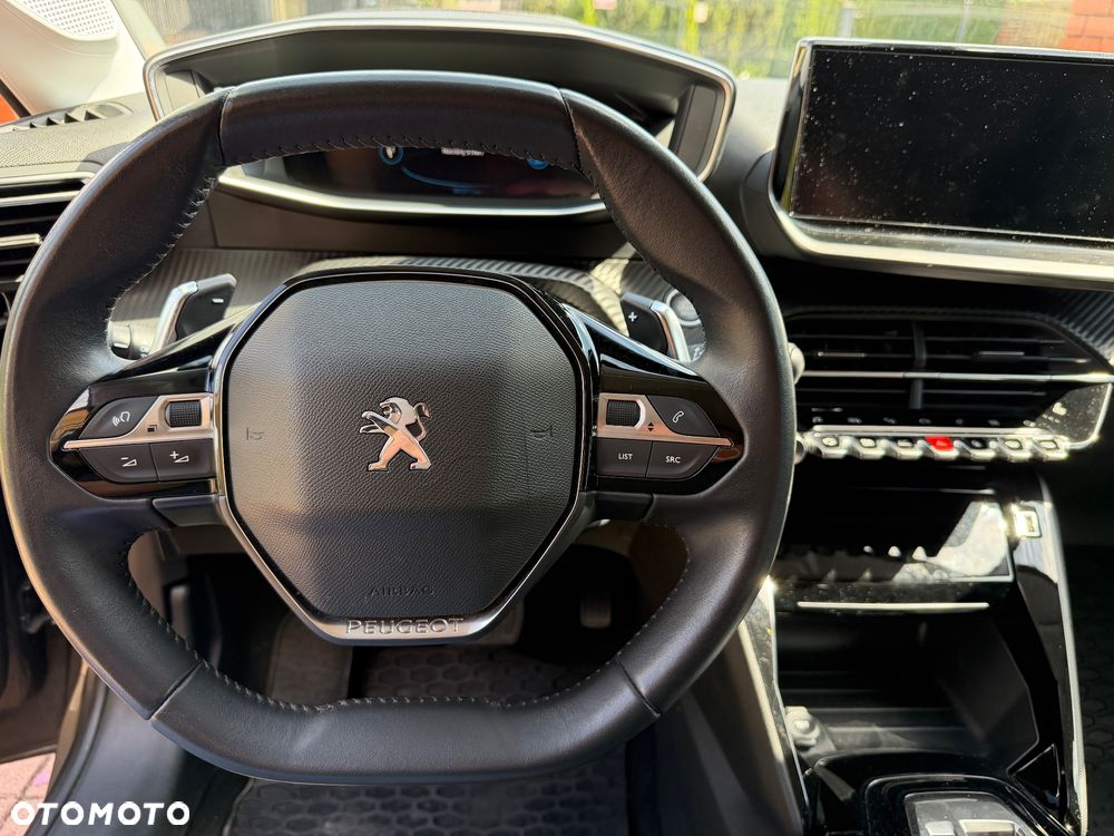 Peugeot 208 - 22