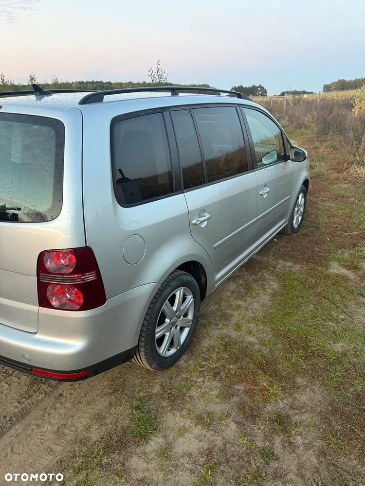 Volkswagen Touran 1.9 TDI Highline - 5
