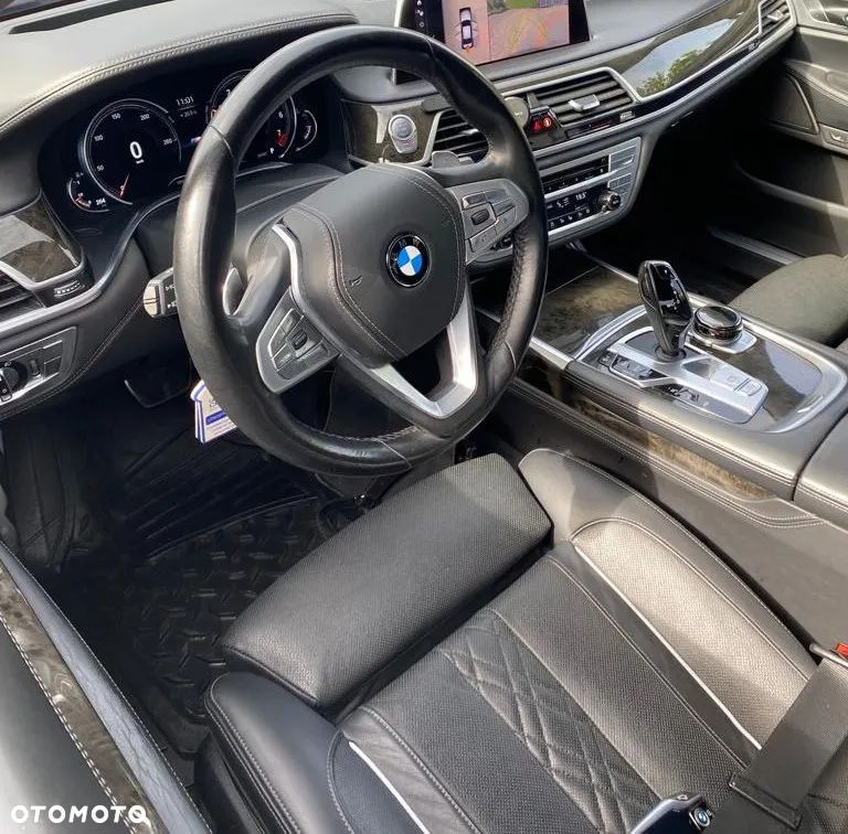 BMW Seria 7 750i xDrive - 7