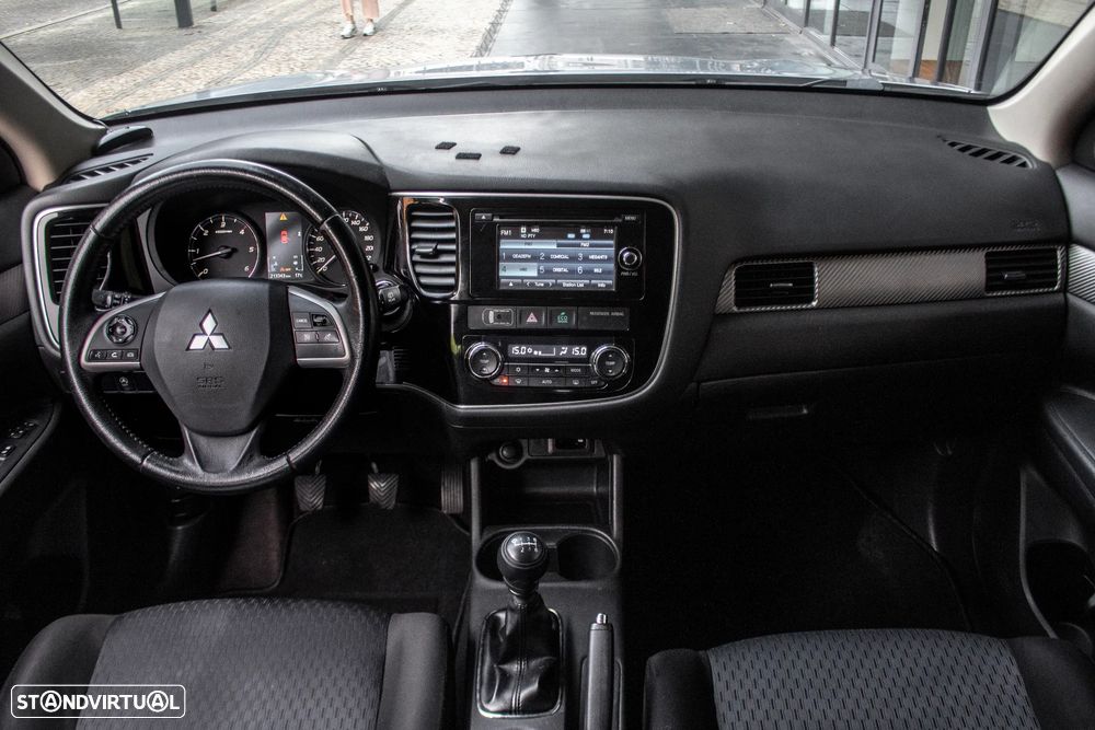 Mitsubishi Outlander 2.2 DI-D Instyle - 31