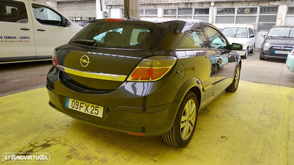 Opel Astra GTC 1.3 CDTi - 22