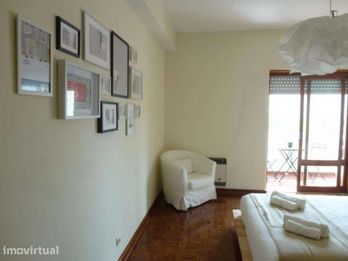 Quarto - localizado em Campolide Lisbon - Grande imagem: 2/16