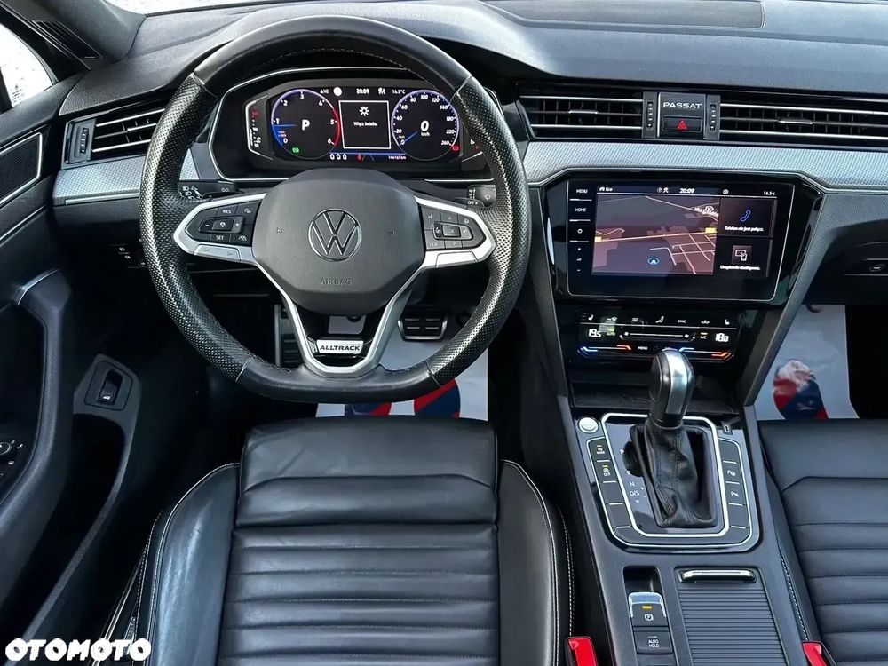 Volkswagen Passat Alltrack 2.0 TDI SCR DSG 4Motion - 36