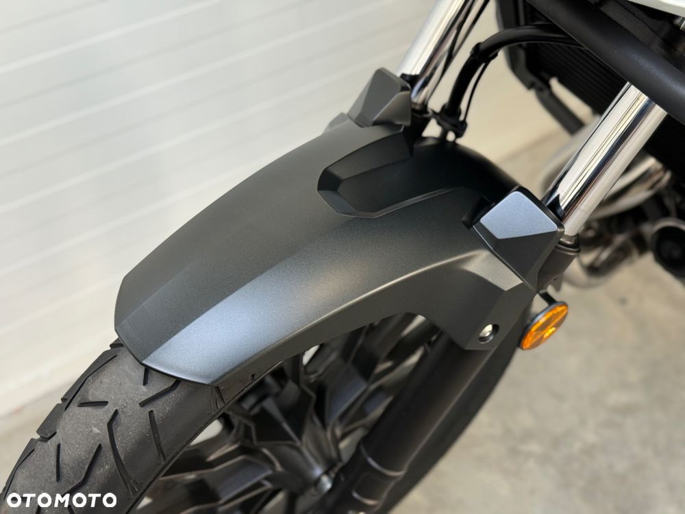 Honda CB - 23