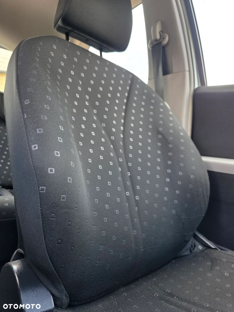 Toyota Yaris 1.0 Terra A/C - 19