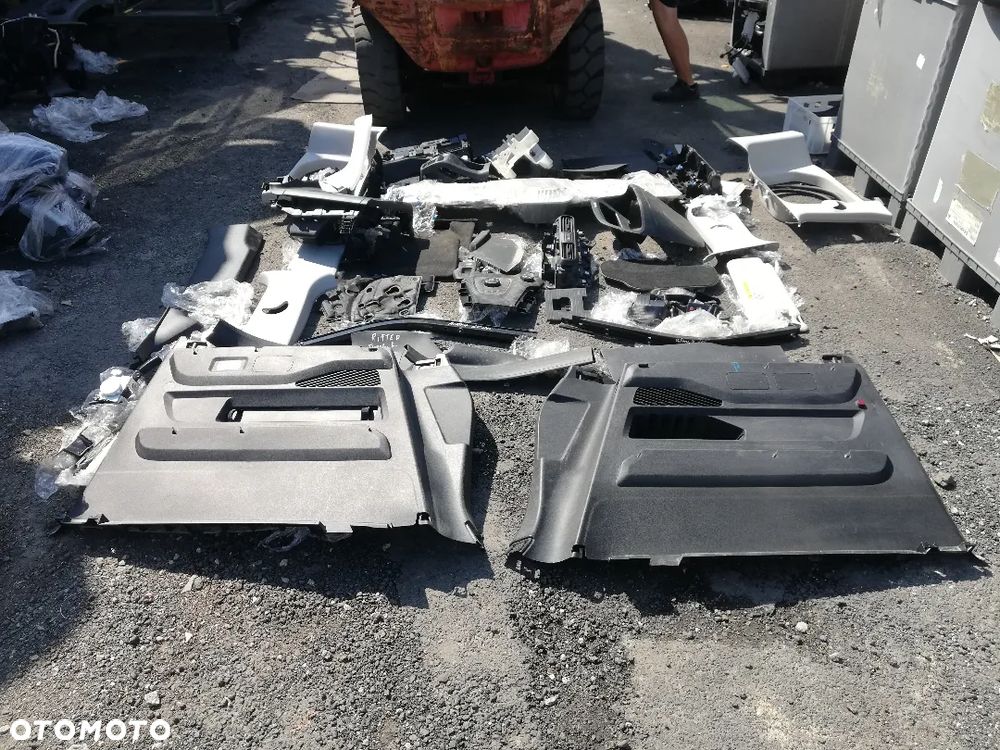 LISTWA SŁUPEK OSŁONA BOCZEK BAGAŻNIKA PEUGEOT RIFTER OSOBÓWKA - 2