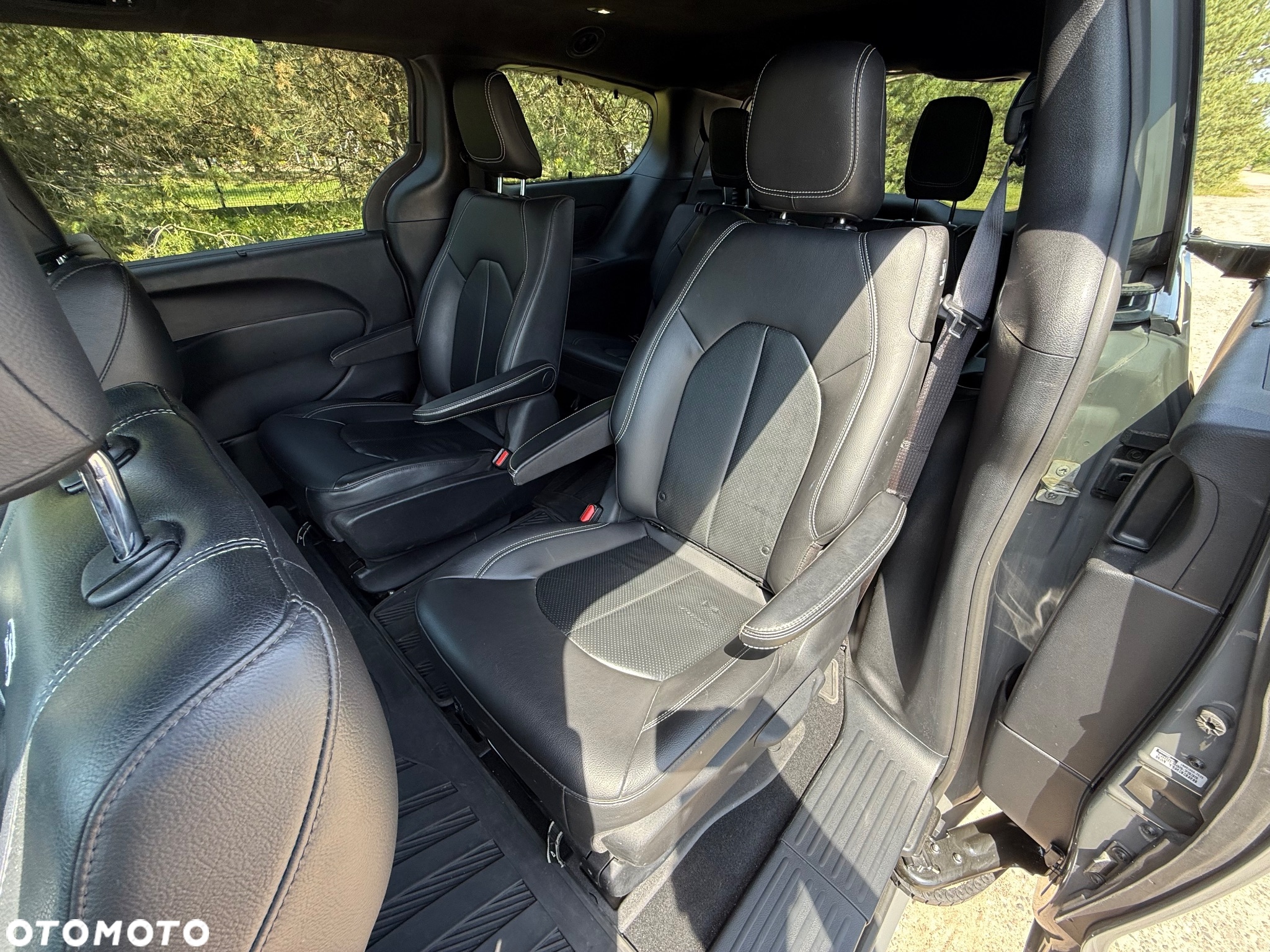 Chrysler Pacifica - 12