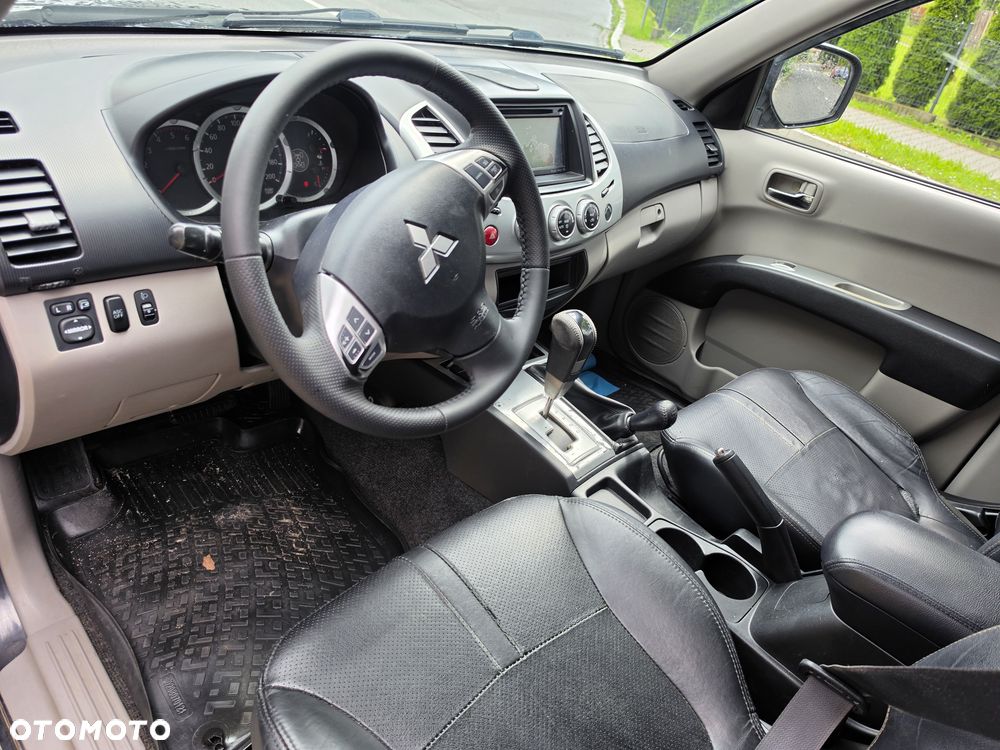 Mitsubishi L200 - 24