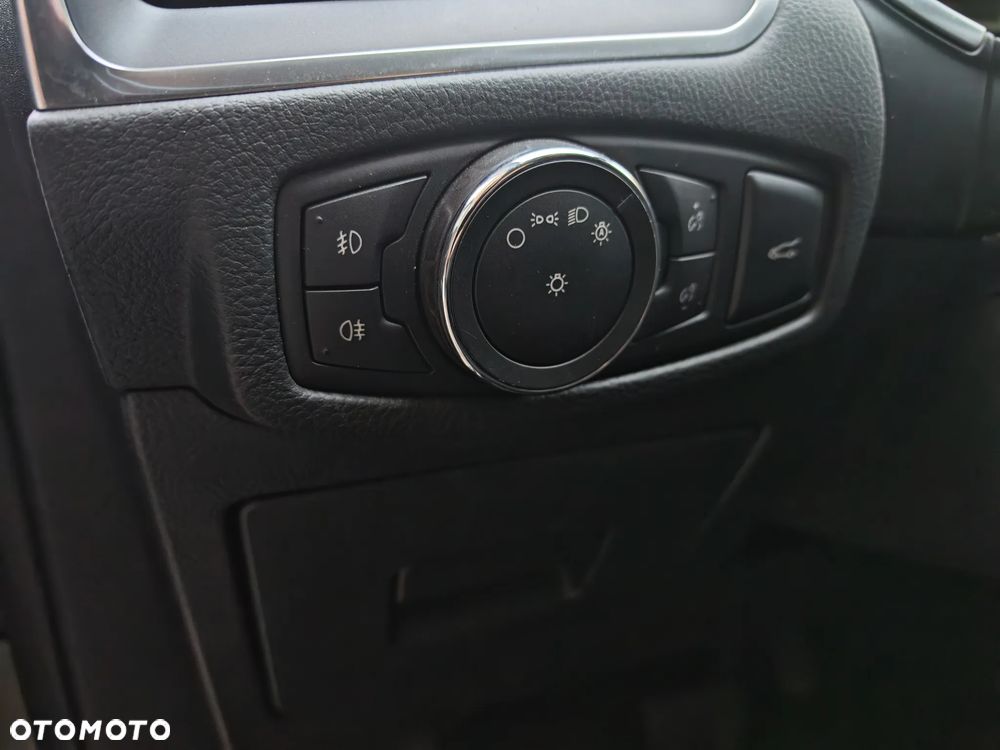 Ford S-Max 2.0 TDCi Titanium PowerShift - 25