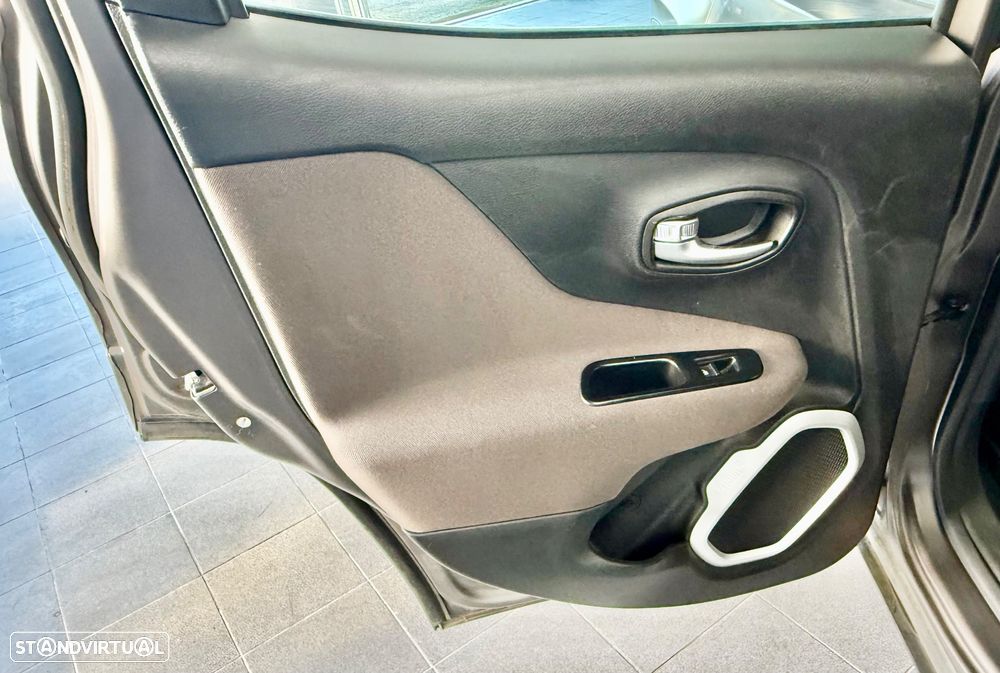 Jeep Renegade 1.6 MultiJet Night Eagle - 18