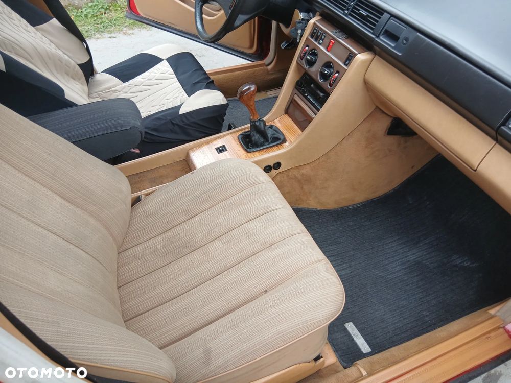 Mercedes-Benz W124 (1984-1993) - 25