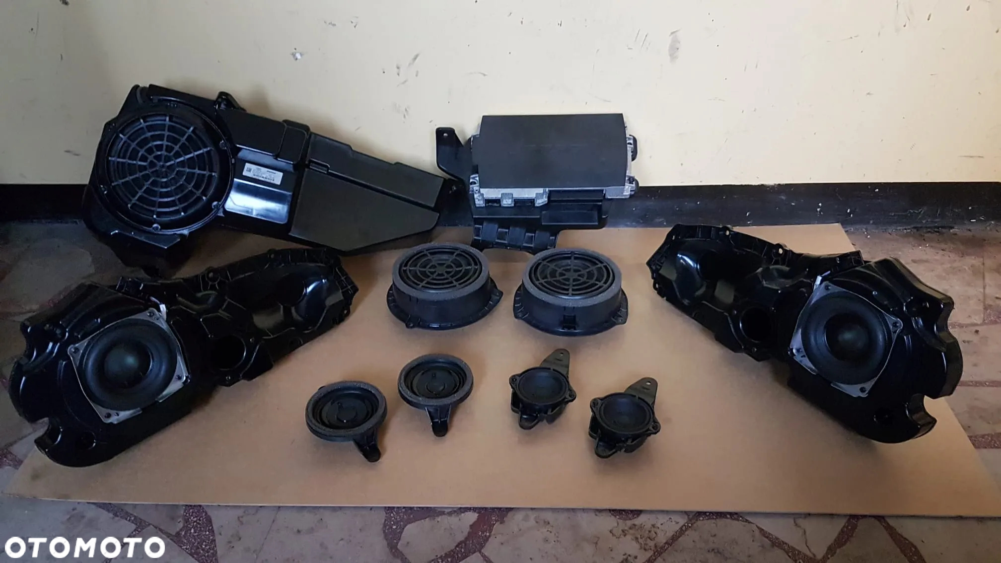 AUDI A6 C7 GŁOŚNIKI  WZMACNIACZ SUBOOWEF SUBWOOFER BOSE POJEDYNCZO AVANT - 16