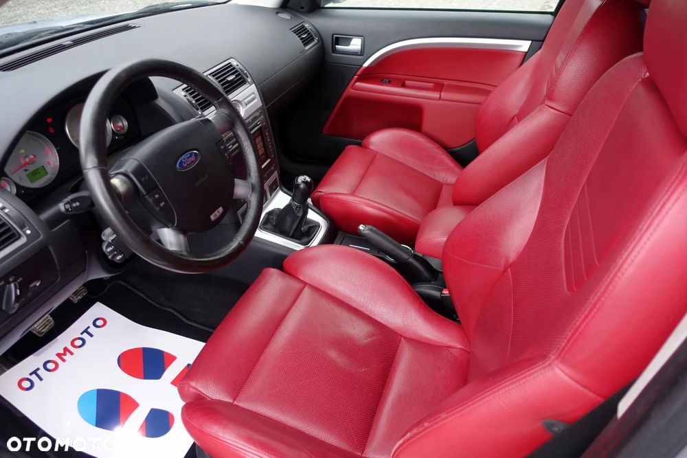 Ford Mondeo 3.0 V6 ST 220 - 9
