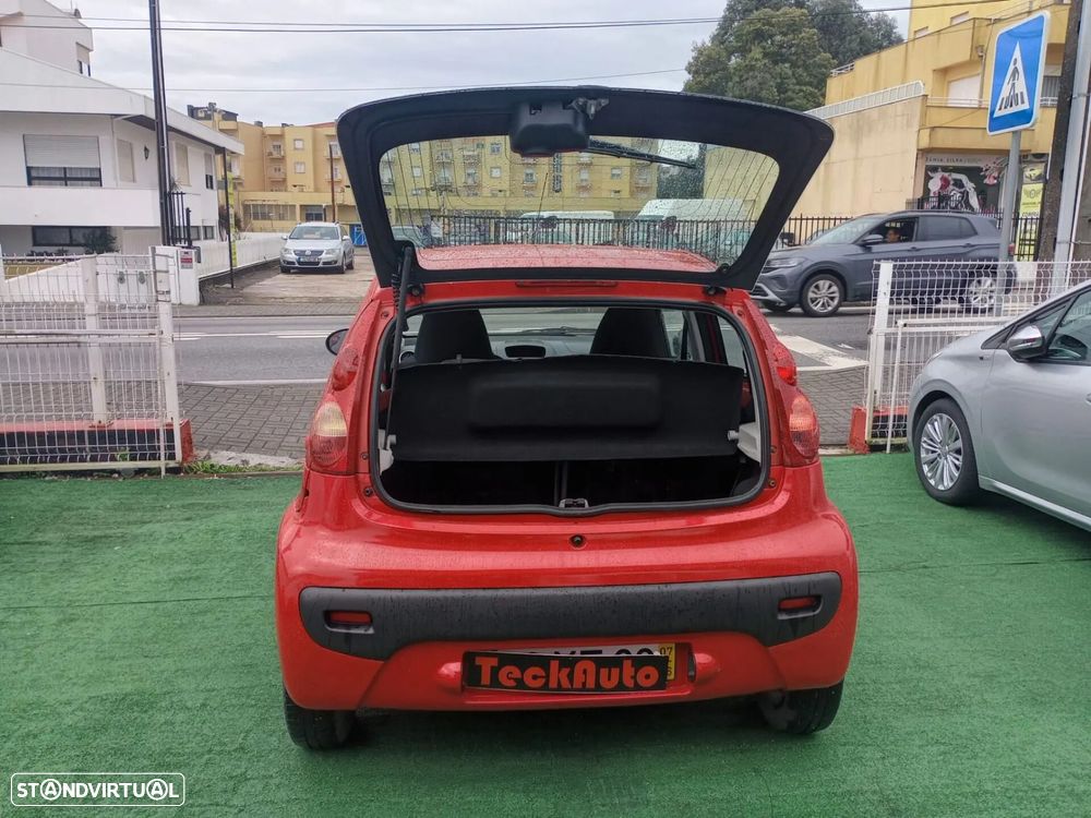 Peugeot 107 1.0 Active - 11