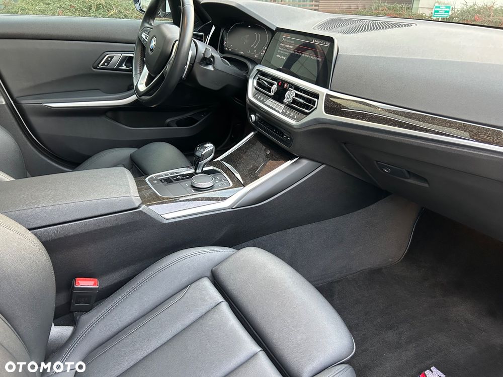BMW Seria 3 330i M Sport sport - 5