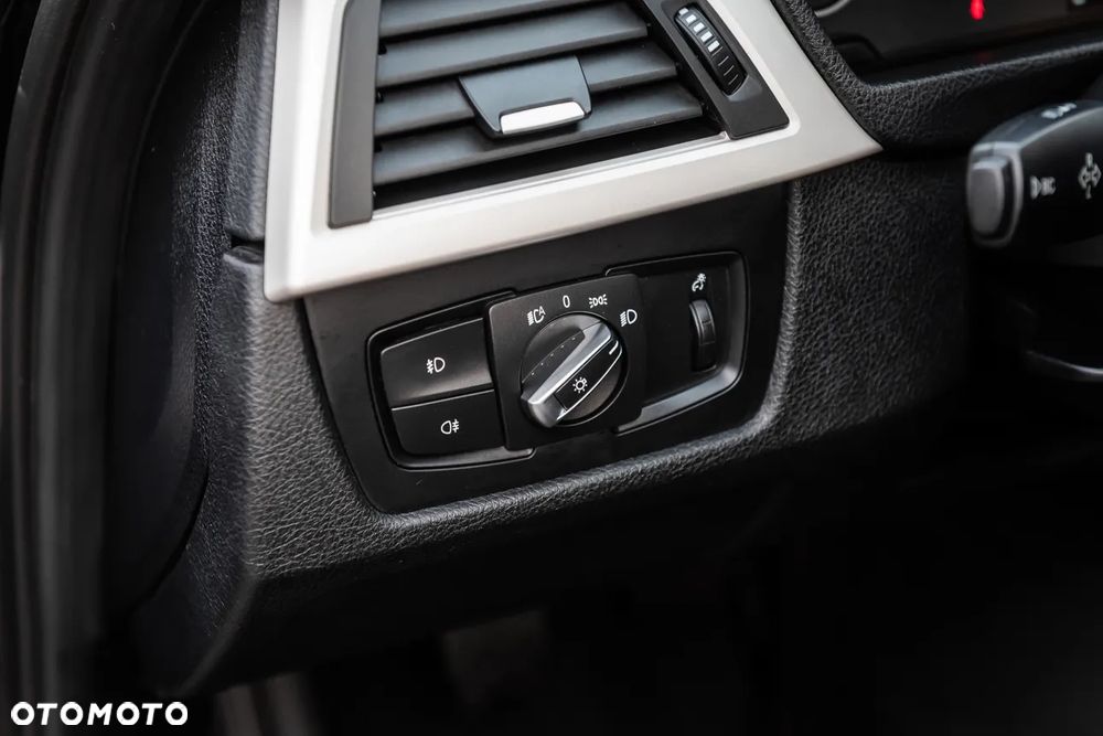 BMW Seria 3 - 17