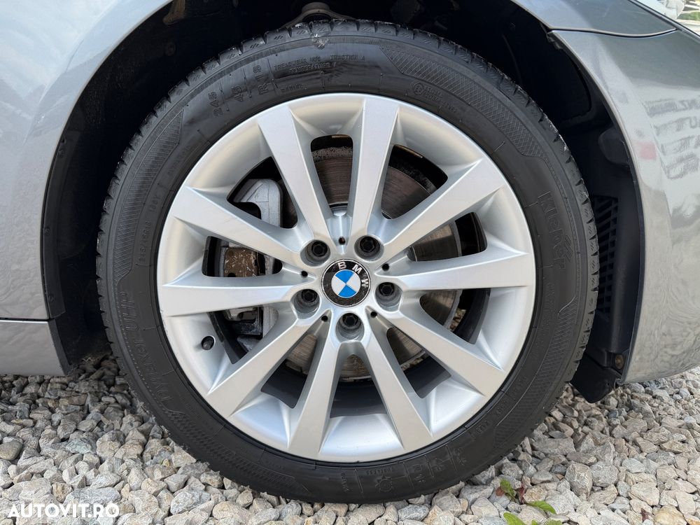 BMW Seria 5 525d xDrive - 11