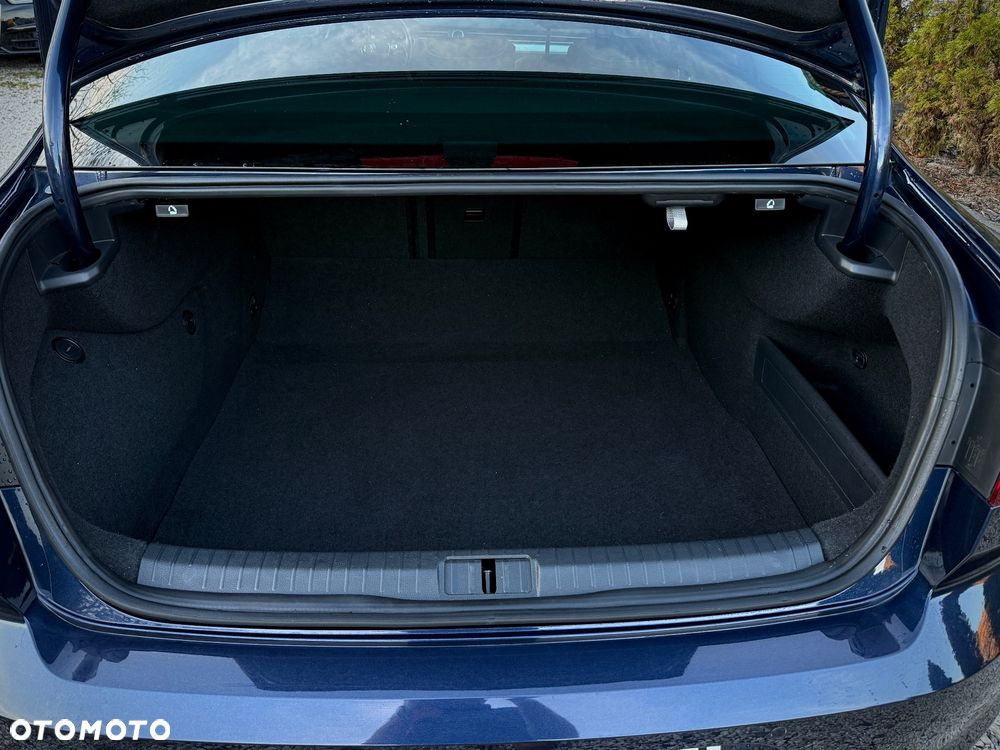 Volkswagen Passat 2.0 TDI 4Mot Elegance DSG - 26