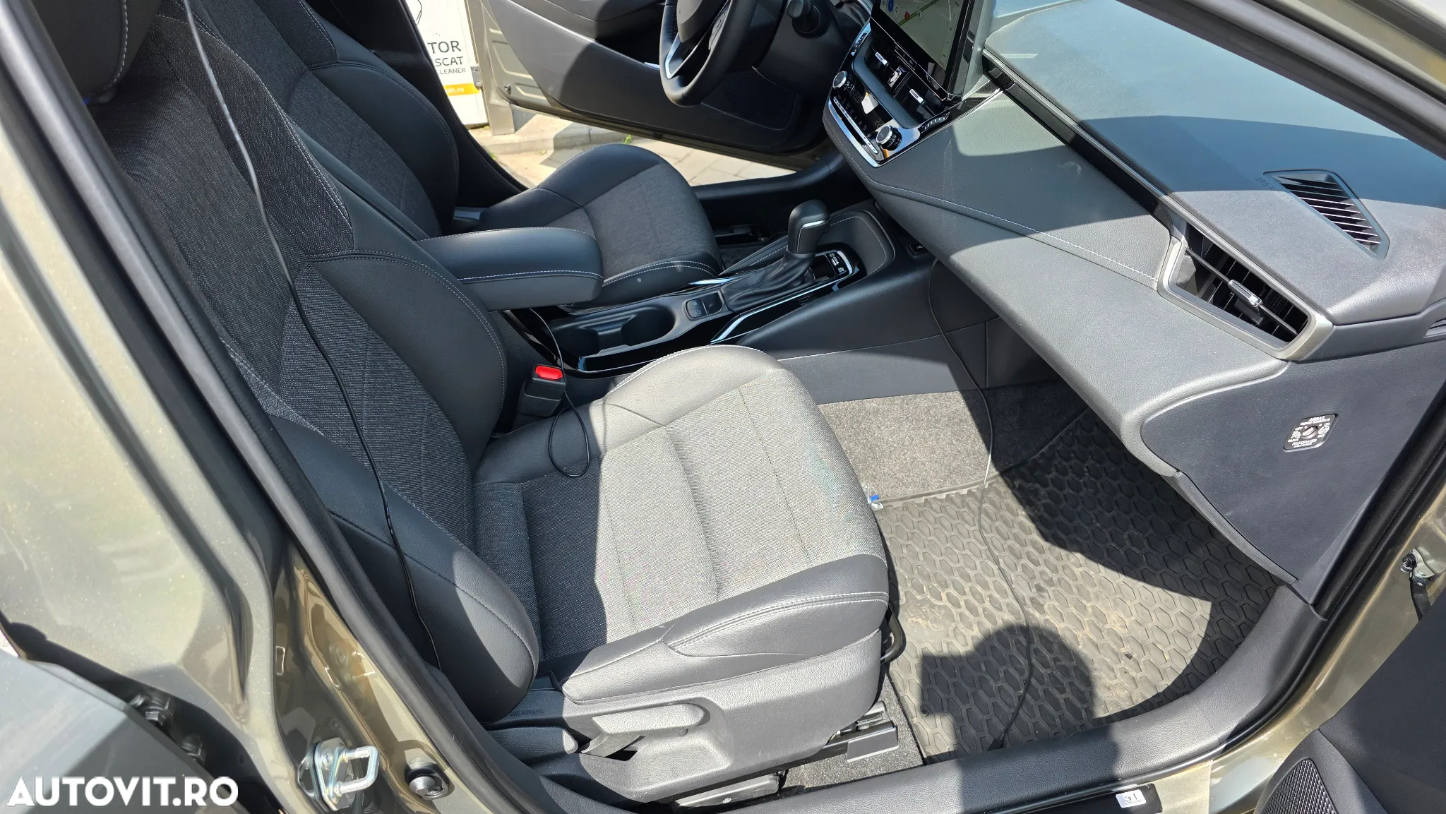 Toyota Corolla 1.8 HSD Dynamic - 8