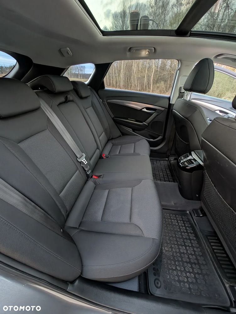 Hyundai i40 2.0 GDI Comfort + - 18