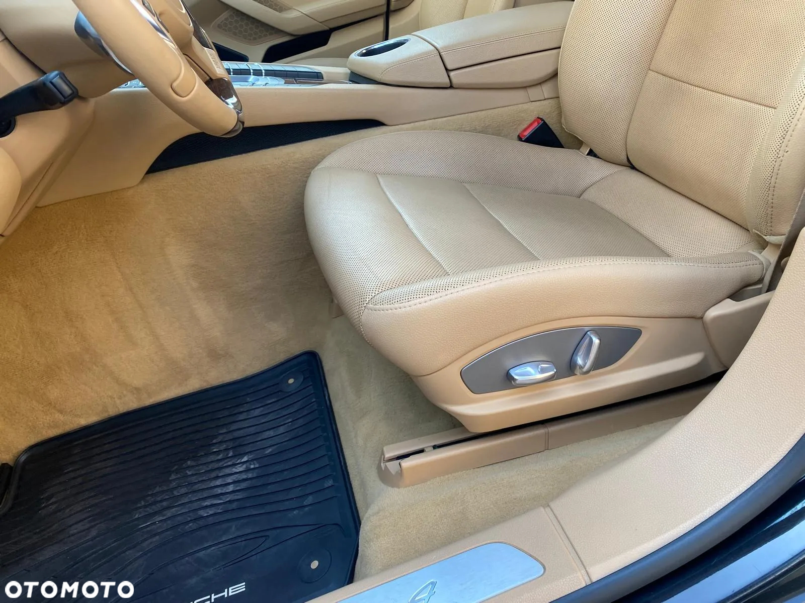 Porsche Panamera 4 PDK - 14