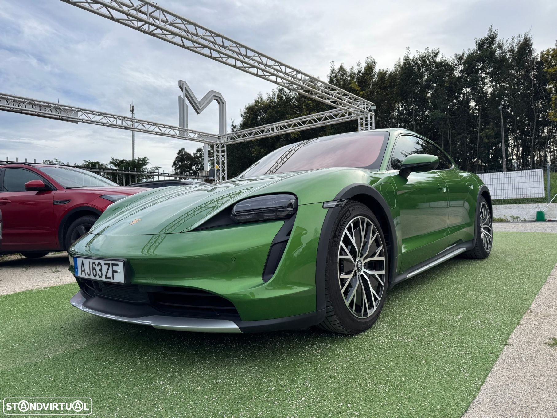 Porsche Taycan Cross Turismo 4 - 11