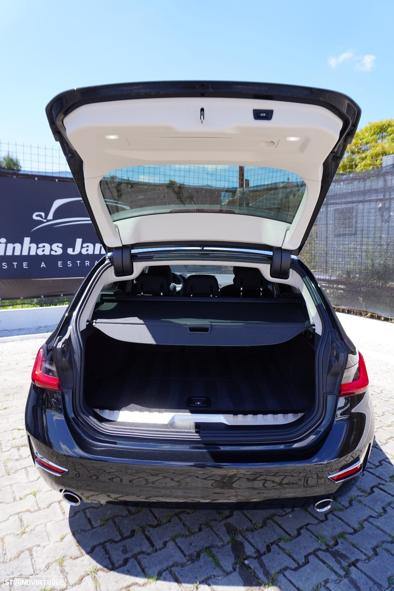 BMW 330 e Touring Line Luxury Auto - 25