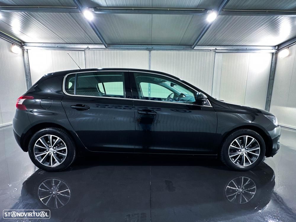 Peugeot 308 1.2 PureTech Allure - 12